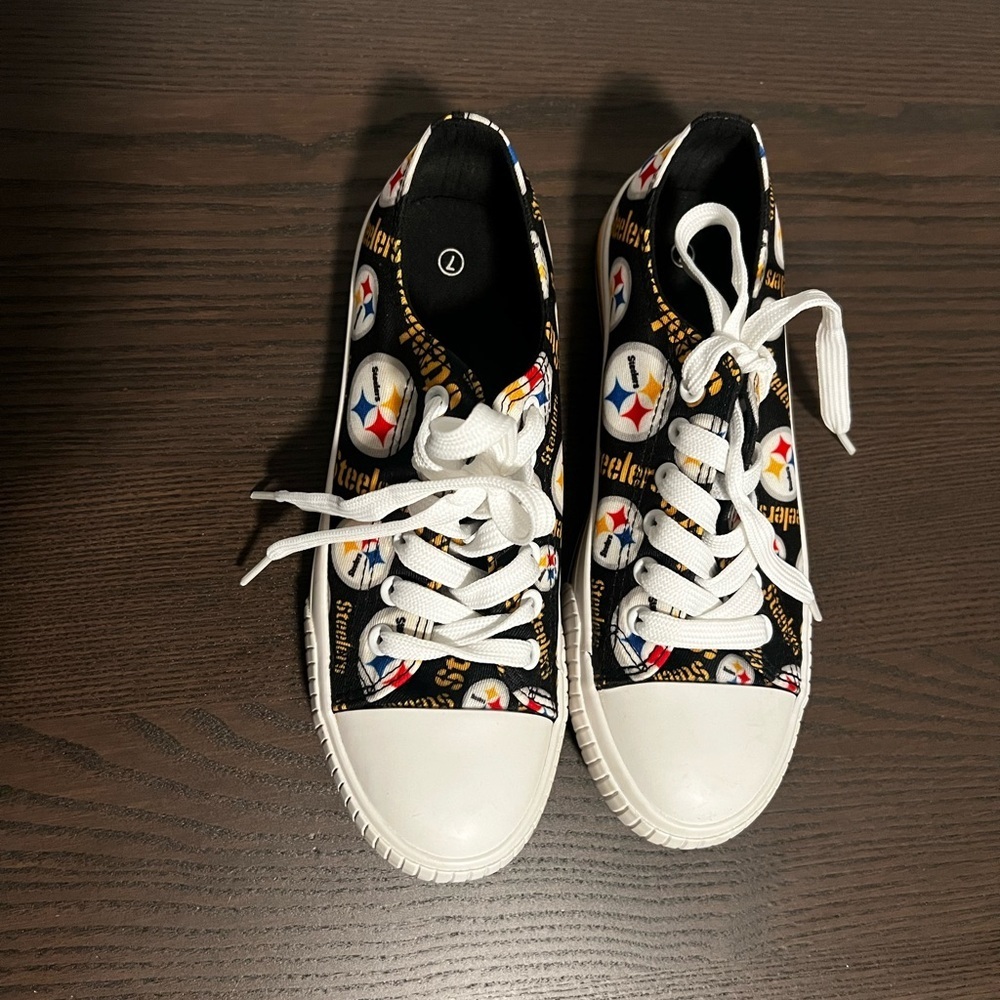 Steelers shoes Black and White Logo Sneakers - Picture 4 of 6